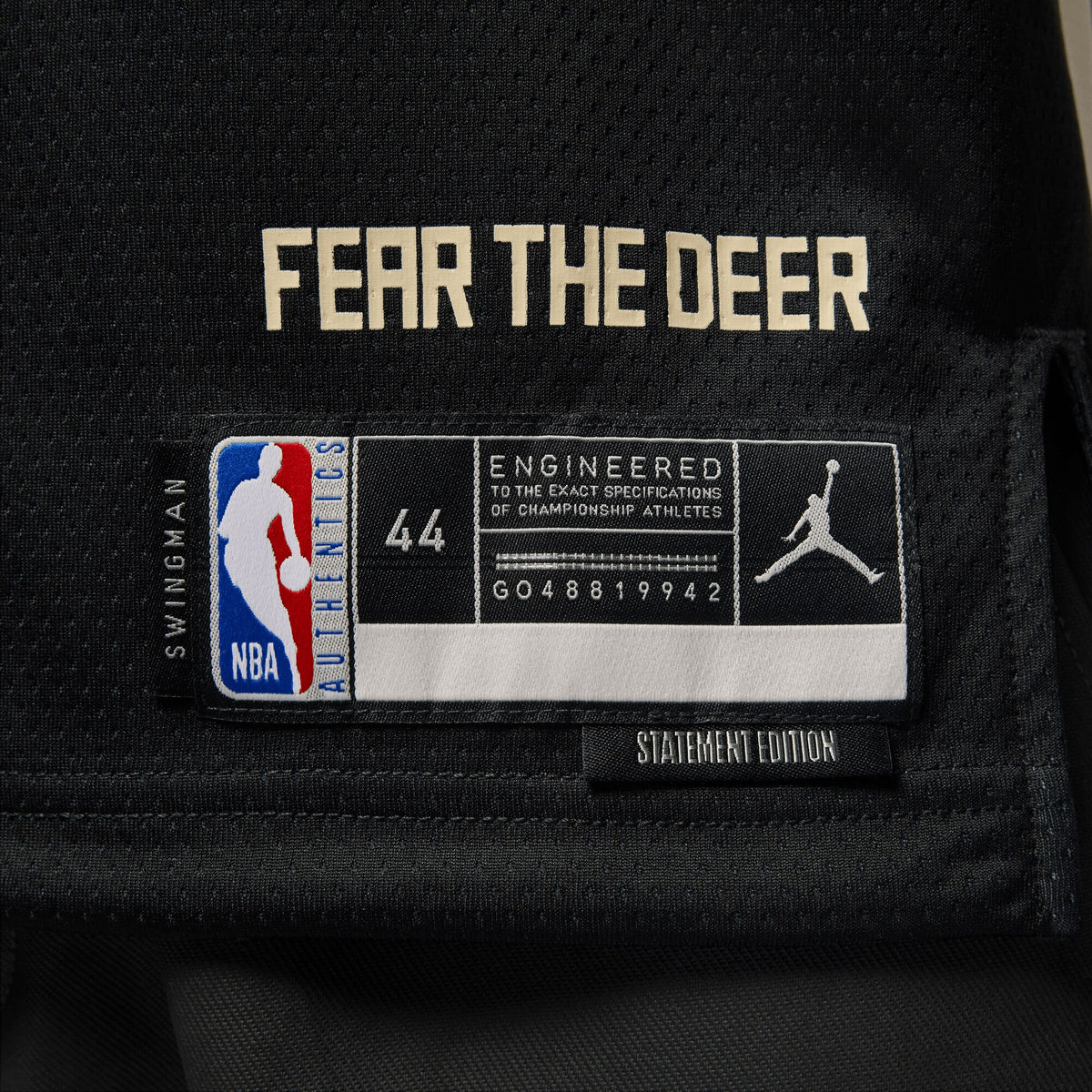Milwaukee Bucks Giannis Antetokounmpo Jordan Dri-FIT NBA Swingman Jersey -